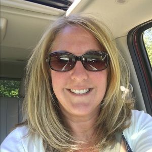 Meet your Posher, Carla